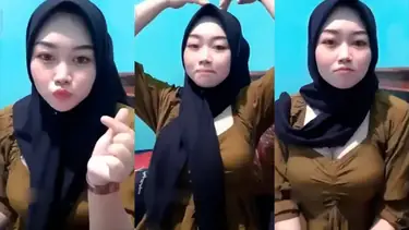 Bokep Jilbab Montok Goyang Hot Live Show Viral poster