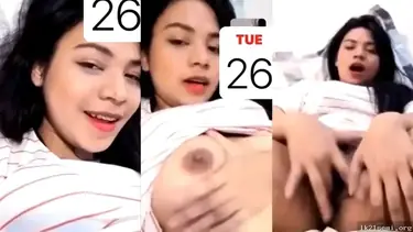 Skandal Dambie VCS Ngangkang Pamer Memek Becek poster